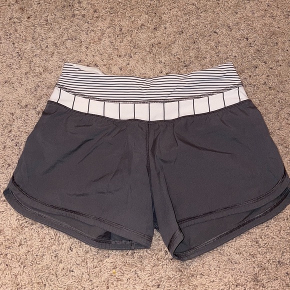 lululemon athletica Pants - Lululemon🍋Speed up shorts 2.5
